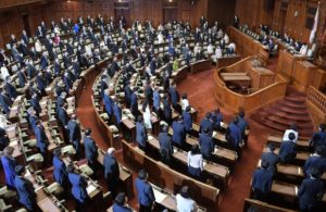 緊急事態宣言延長、独裁国家への道を切り開く恐れ