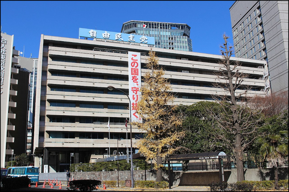 若手を抑えきれない安倍前首相と麻生財務相、野党は9月7日臨時国会提唱ーパラ終了直後に衆院解散か（空気感染補強）