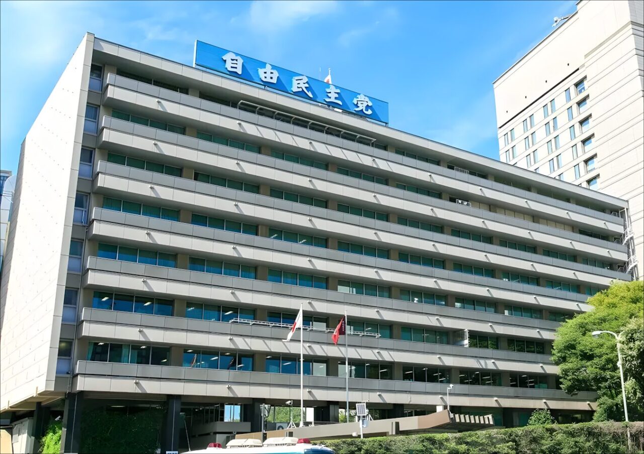 小泉進次郎農水相は岸田前首相と同じ諜報界一極単独覇権派ー反トランプ派であり、首相役は日本の安保政策に重大な懸念（小泉、高市両氏出馬意向表明）