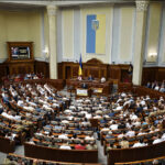 ウクライナの最高会議議員は任期が切れても憲法第76条で延長可能－憲法第112条で最高会議議長が臨時大統領に就き暫定政権を樹立するのが筋