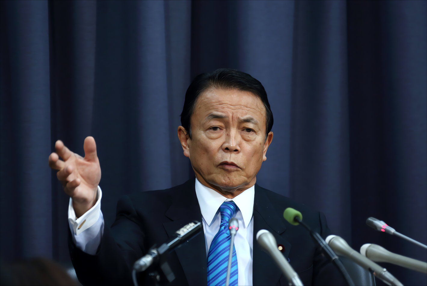 始まる高市首相（清話会系）と麻生副総裁（宏池会系）のバトル－多極化時代を踏まえぬ反共右翼思想に基づく硬直的な外交を危惧、小川中道も絡む