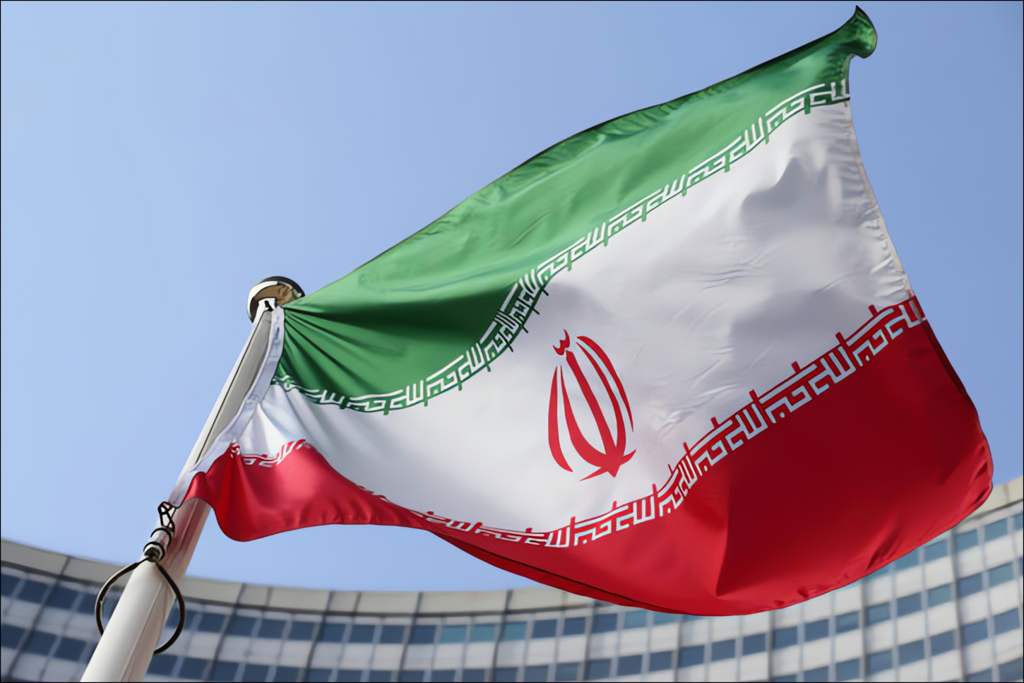 イランは現在、憲法違反の「軍事評議会」が掌握－トランプ政権は現実派支援のため軍事評議会の解体狙う